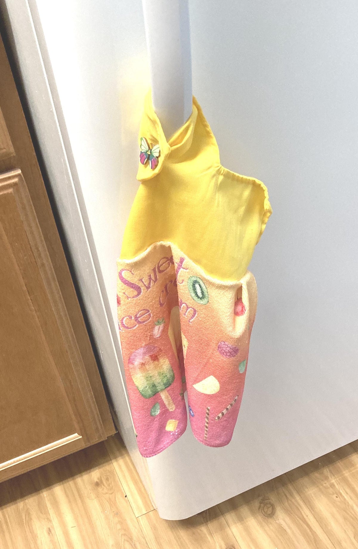 SUMMERTIME food and drinks pictured on hanging towels