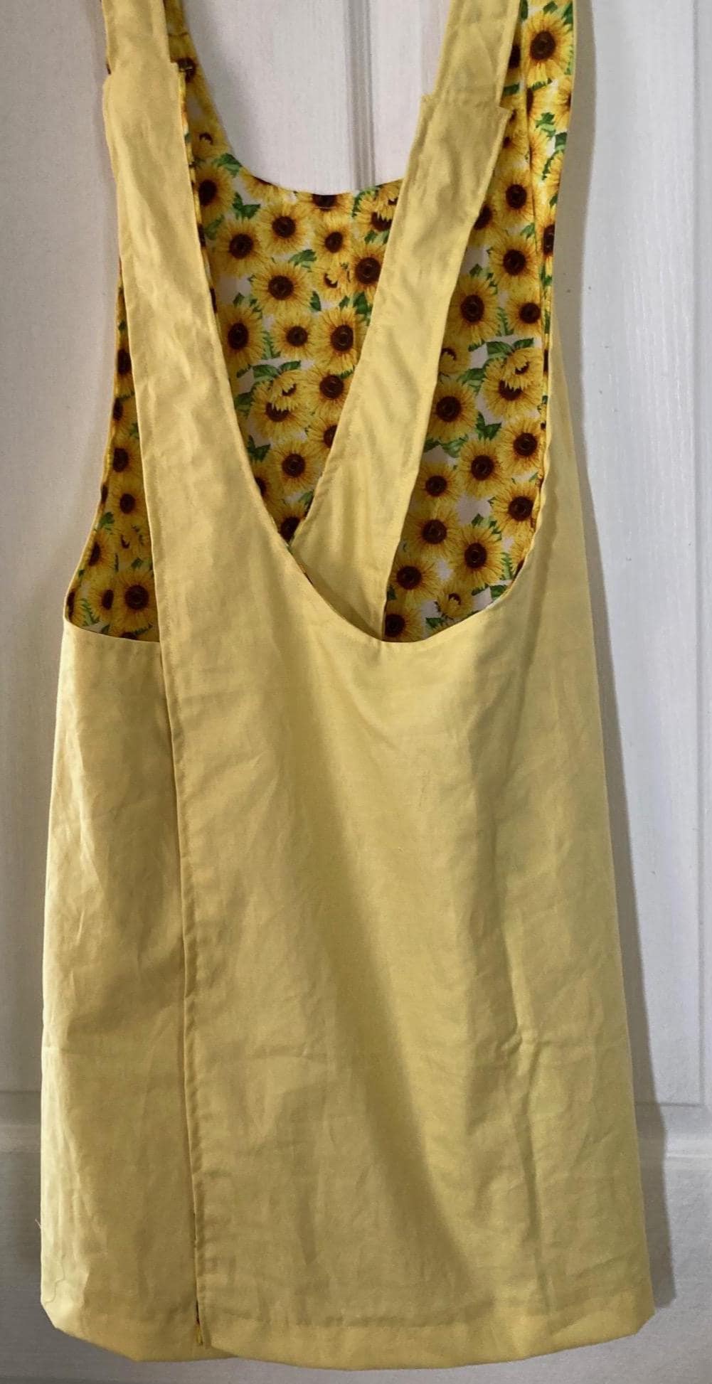 SUNFLOWERS ON REVERSIBLE Cross Back Apron