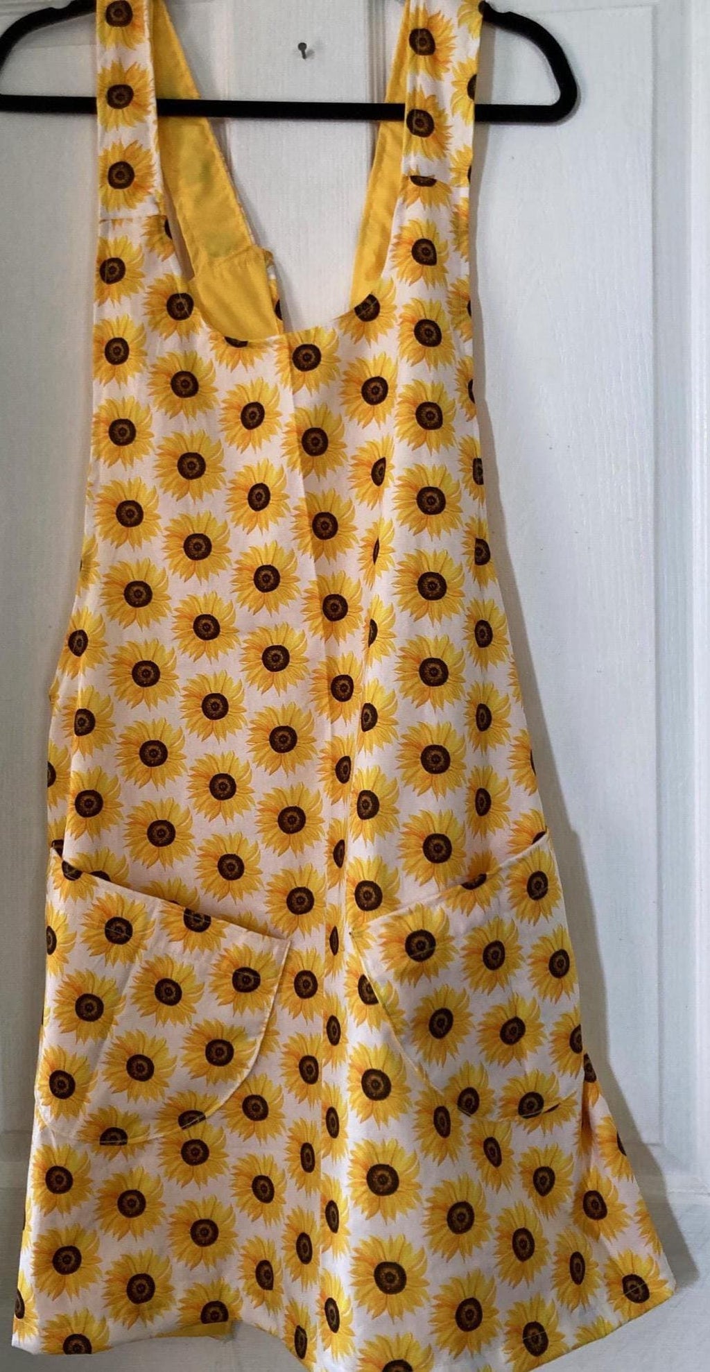 SUNFLOWERS ON REVERSIBLE Cross Back Apron