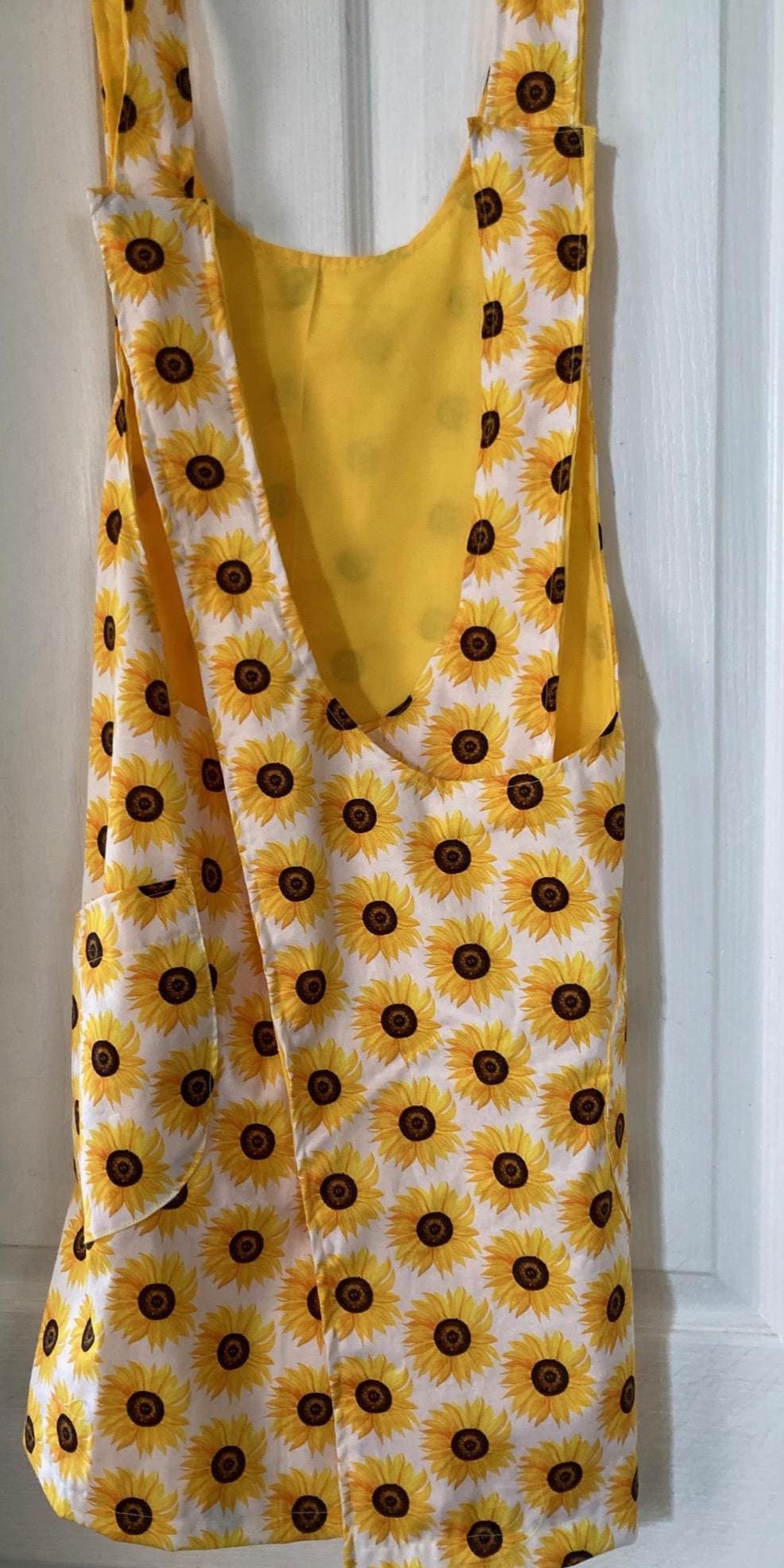 SUNFLOWERS ON REVERSIBLE Cross Back Apron