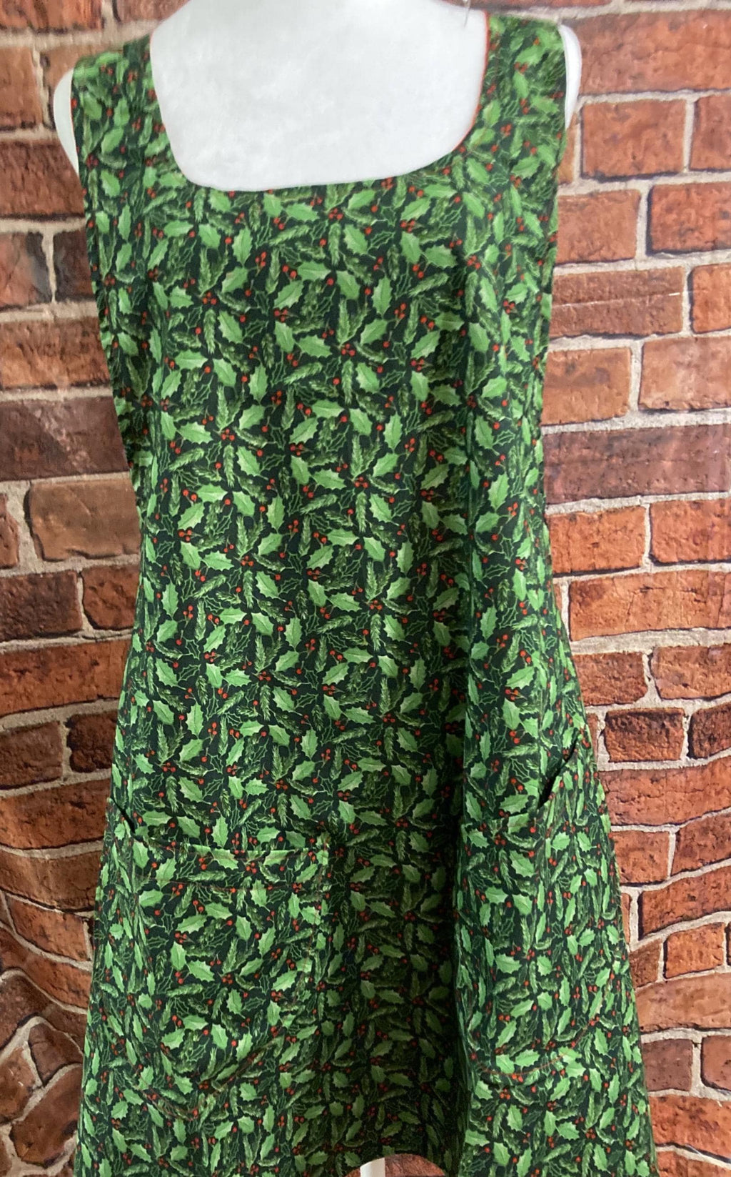 HOLLY LEAVES BERRIES Green and red on a reversible cross back apron