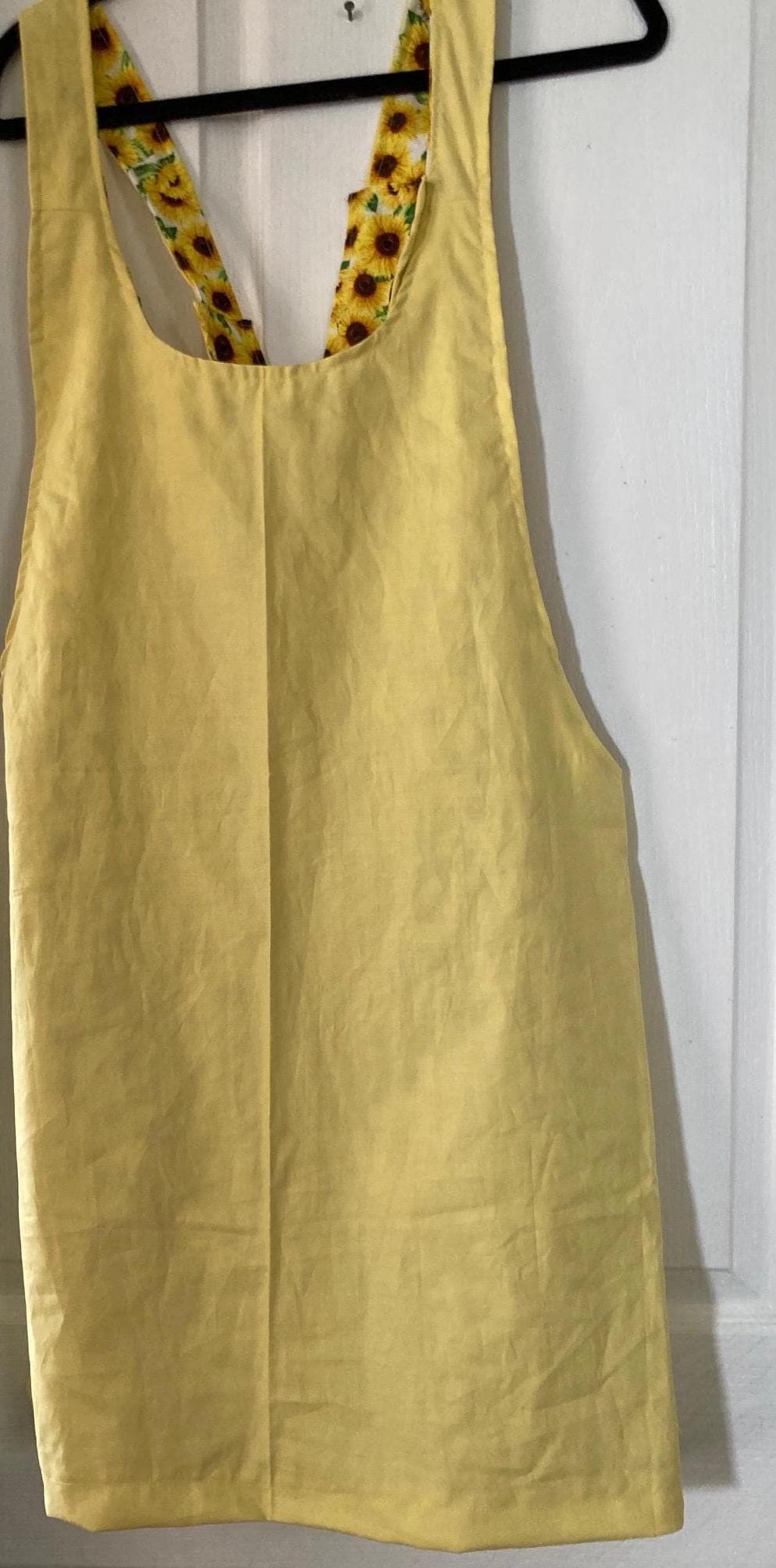 SUNFLOWERS ON REVERSIBLE Cross Back Apron
