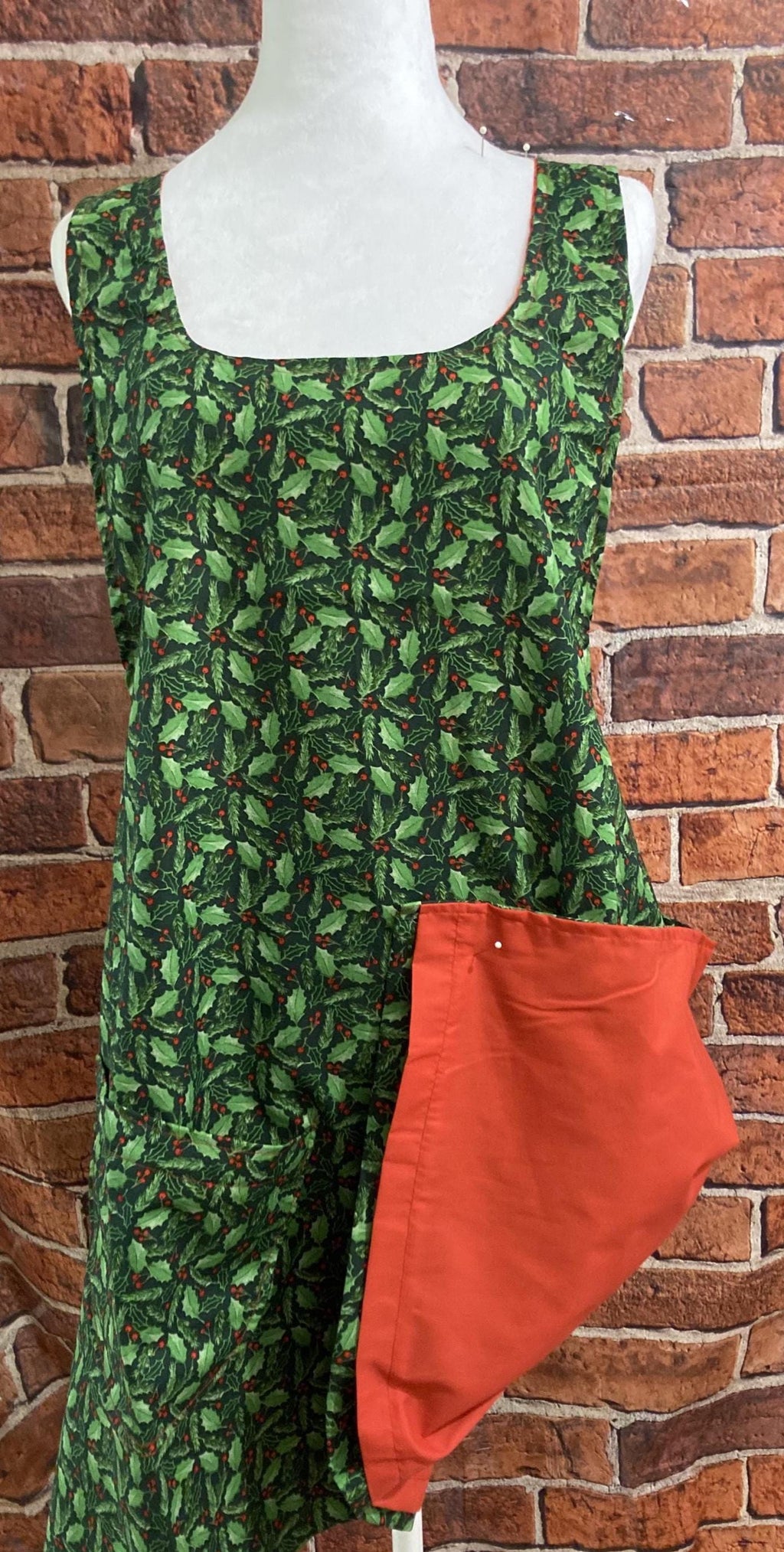 HOLLY LEAVES BERRIES Green and red on a reversible cross back apron