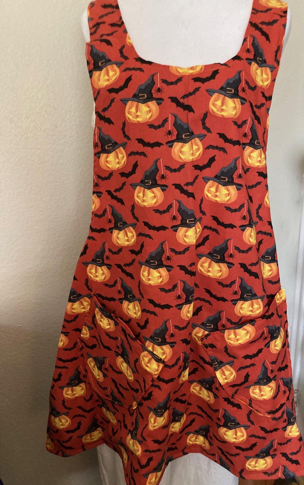 Halloween Pumpkin Witch Hat Apron, Reversible Cross Back, Kitchen Wear