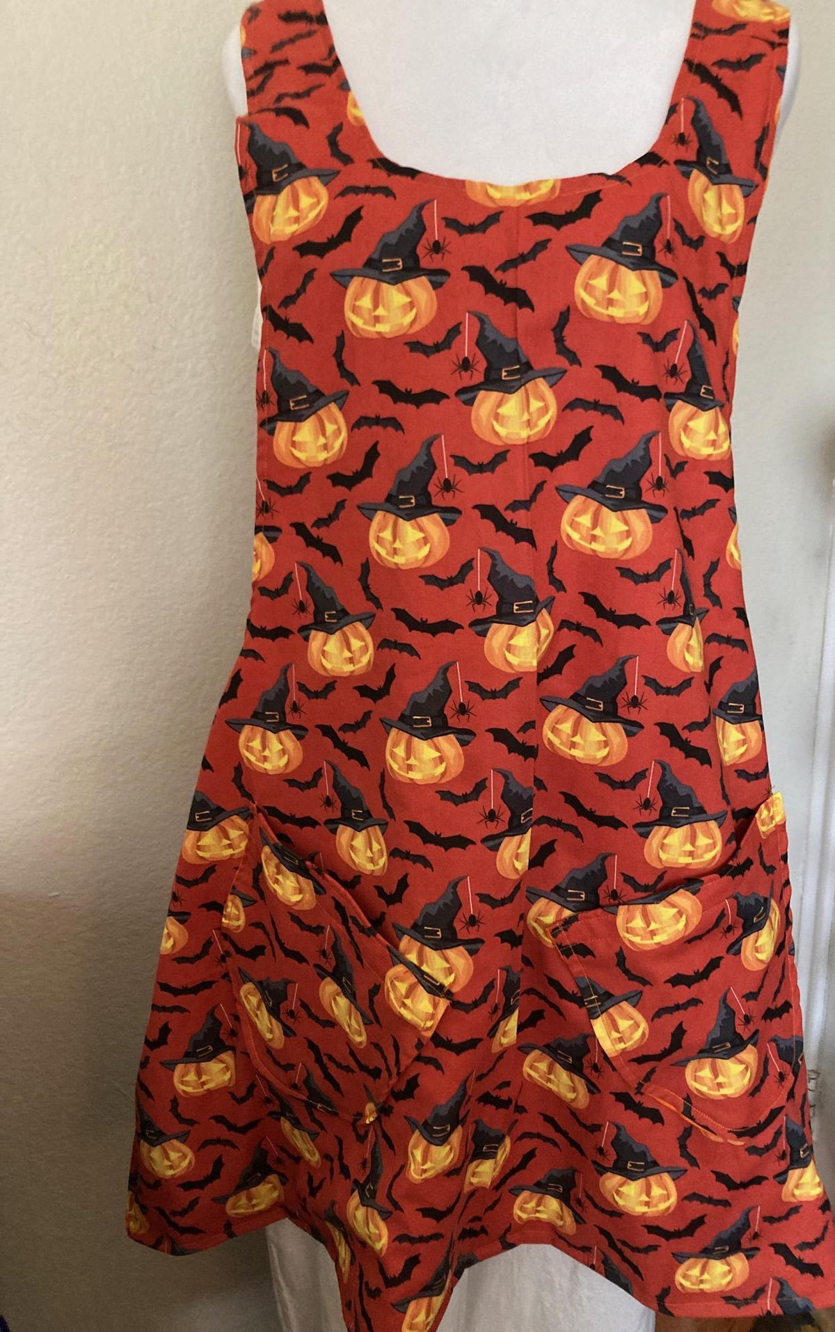 HALLOWEEN PUMPKIN WITCH Reversible Cross Back Apron