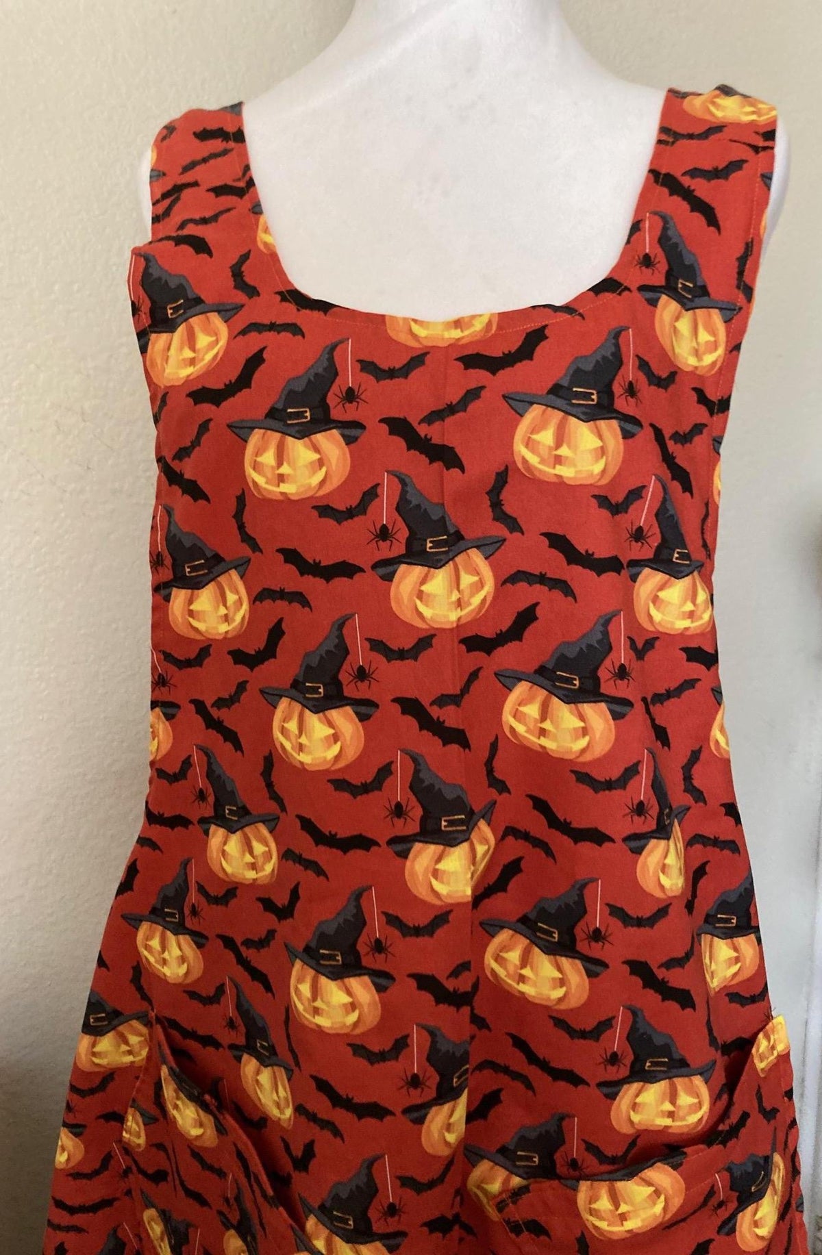HALLOWEEN PUMPKIN WITCH Reversible Cross Back Apron